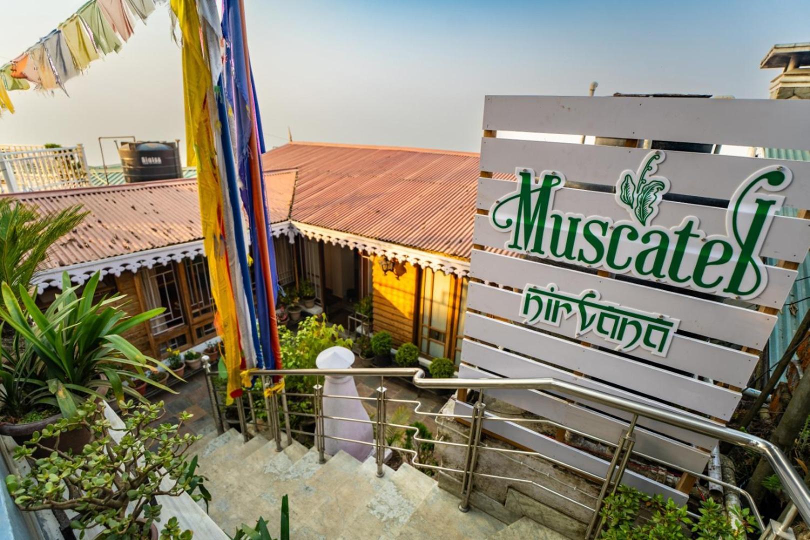 Muscatel Nirvana - At The Mall Road Hotel Darjeeling  Exterior photo