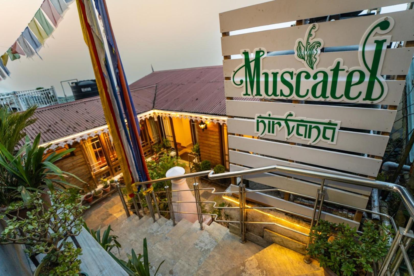 Muscatel Nirvana - At The Mall Road Hotel Darjeeling  Exterior photo