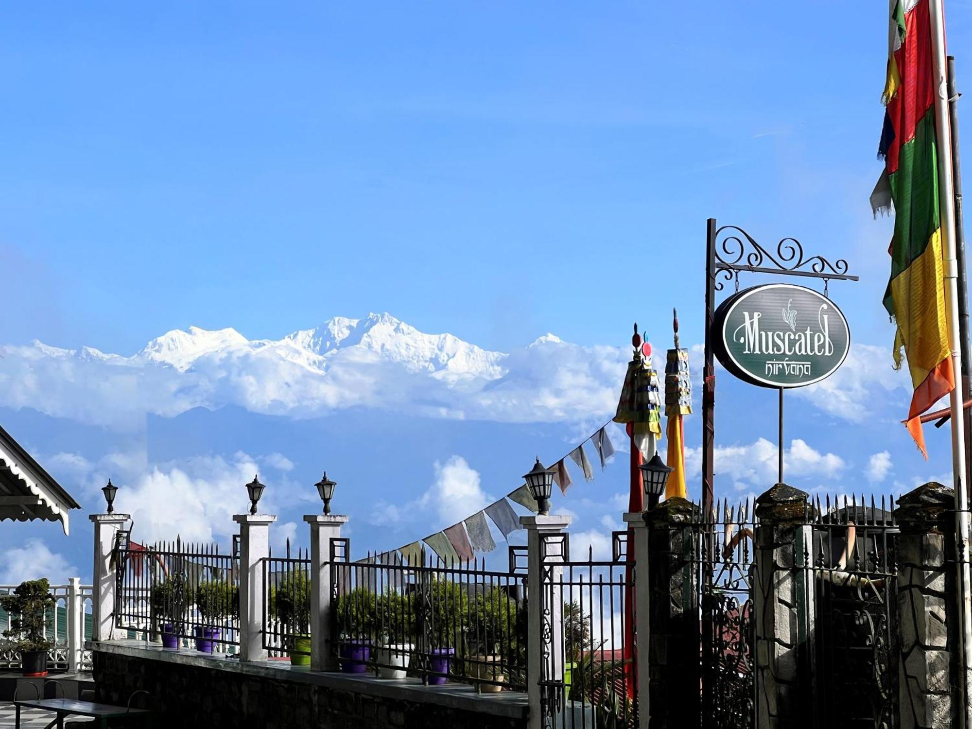 Muscatel Nirvana - At The Mall Road Hotel Darjeeling  Exterior photo